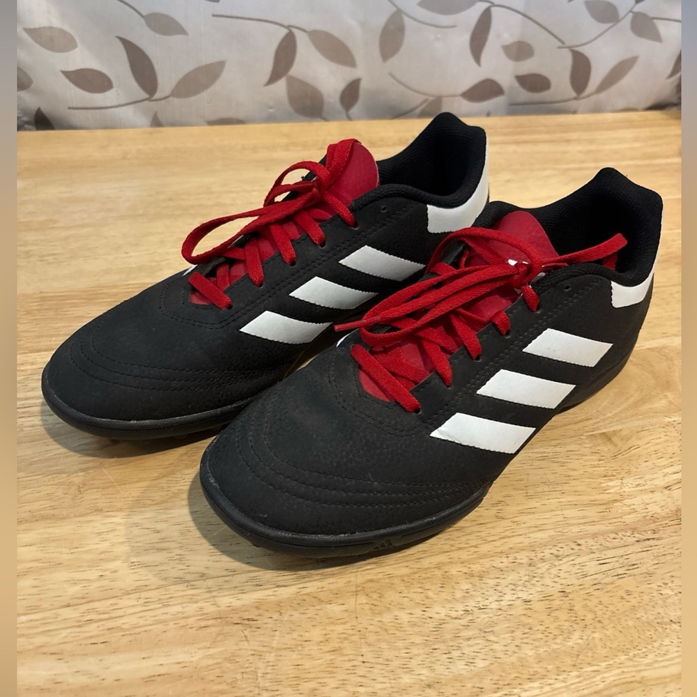 ⚽️Adidas Classics⚽️ Turf/Indoor Cleats Size 7M 8.5W